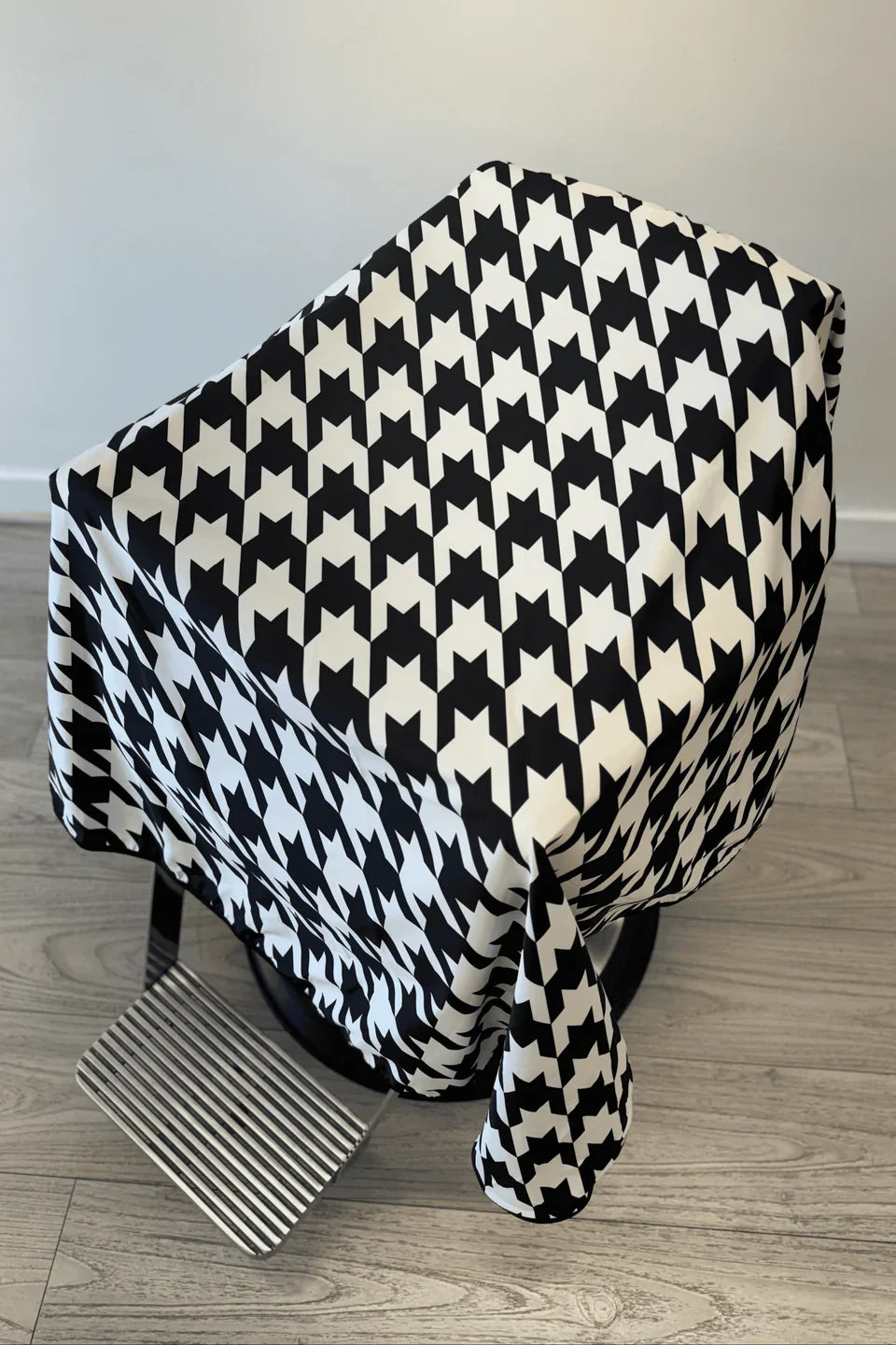 High Top Capes - Barber Cape - Houndstooth