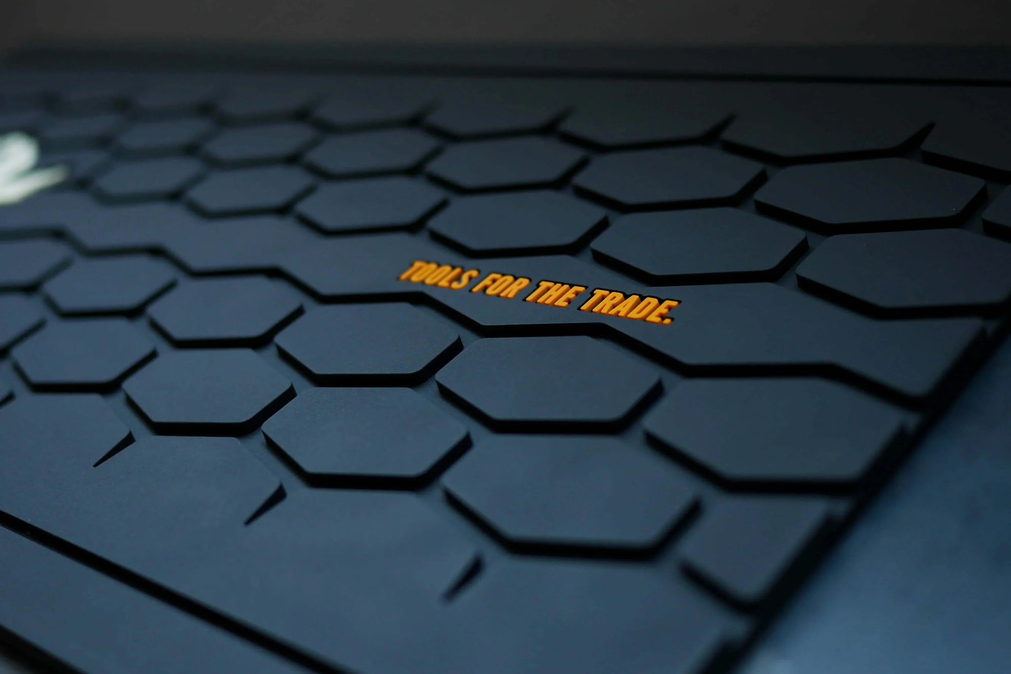 Oil Can Grooming Tool Mat